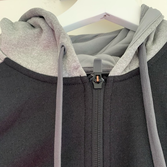 BRAND NEW ADIDAS ZIP UP HOODIE‼️‼️ - Picture 3 of 5